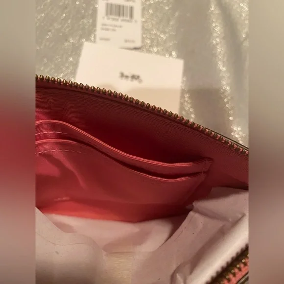 Nwt COACH MINI WRISTLET - Picture 6 of 8